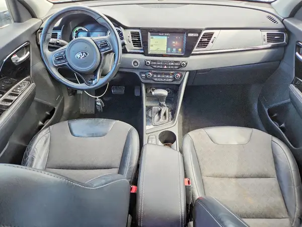 KNDCC3LC2H5092240 2017 KIA NIRO - Image 8