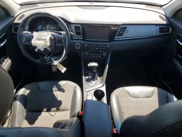 KNDCC3LC2H5094733 2017 KIA NIRO - Image 8