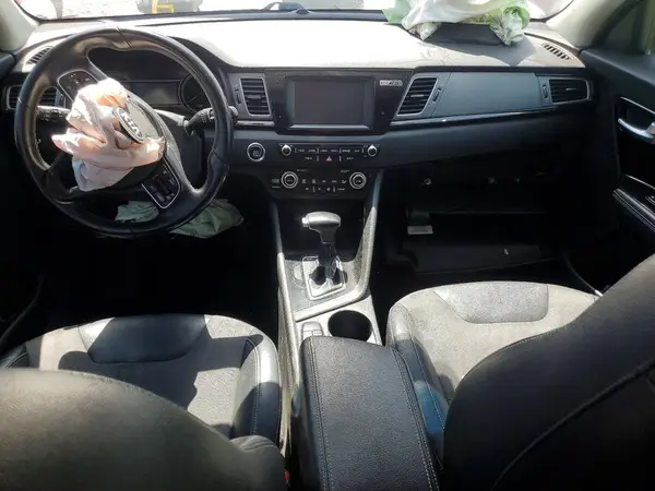 KNDCC3LC2H5098569 2017 KIA NIRO - Image 8