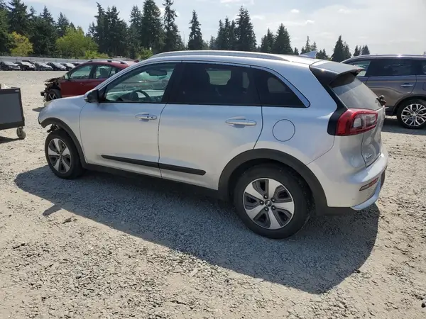 KNDCC3LC2H5101874 2017 KIA NIRO - Image 2