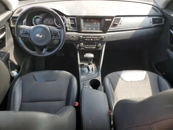 KNDCC3LC2H5101874 2017 KIA NIRO - Image 8