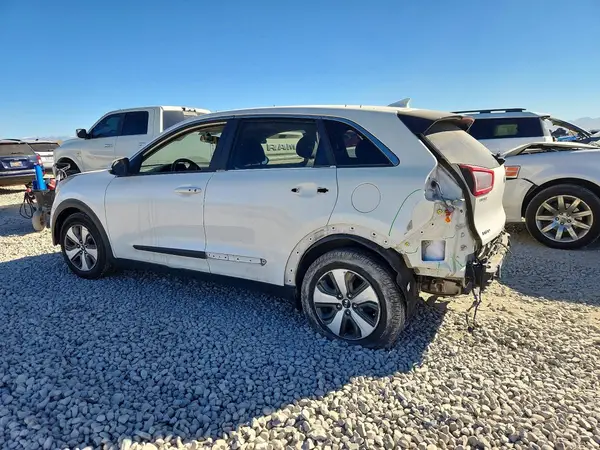 KNDCC3LC2H5102233 2017 KIA NIRO - Image 2