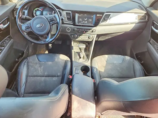 KNDCC3LC2H5102233 2017 KIA NIRO - Image 8
