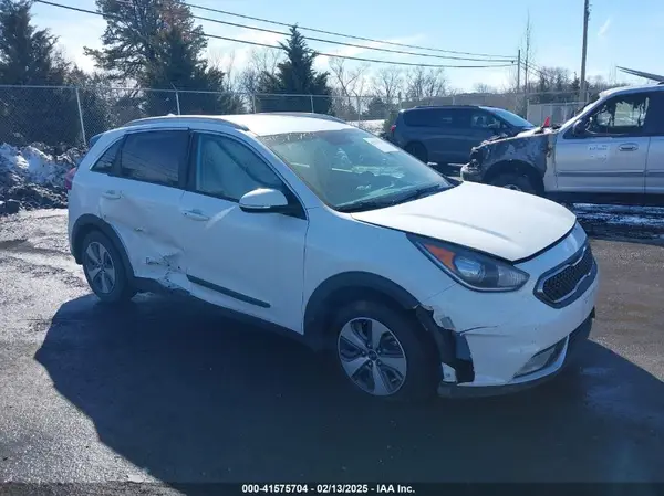 KNDCC3LC2J5120799 2018 KIA NIRO - Image 1