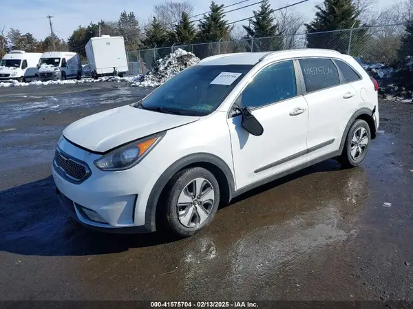 KNDCC3LC2J5120799 2018 KIA NIRO - Image 2