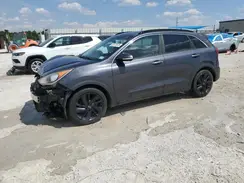 KNDCC3LC2J5135612 2018 KIA NIRO