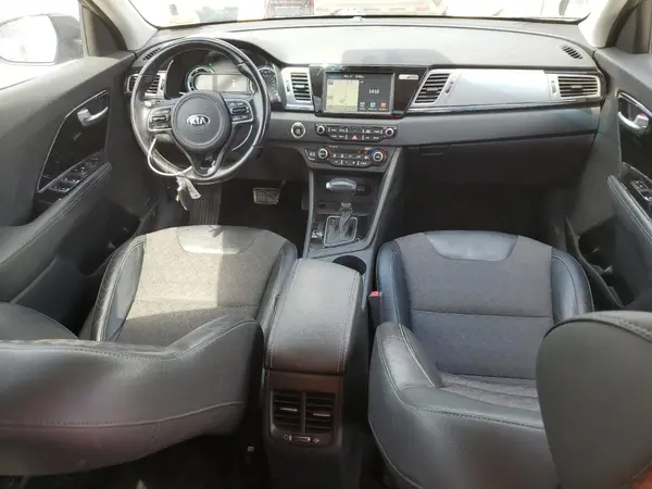 KNDCC3LC2J5135612 2018 KIA NIRO - Image 8