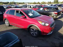 KNDCC3LC2J5142270 2018 KIA NIRO