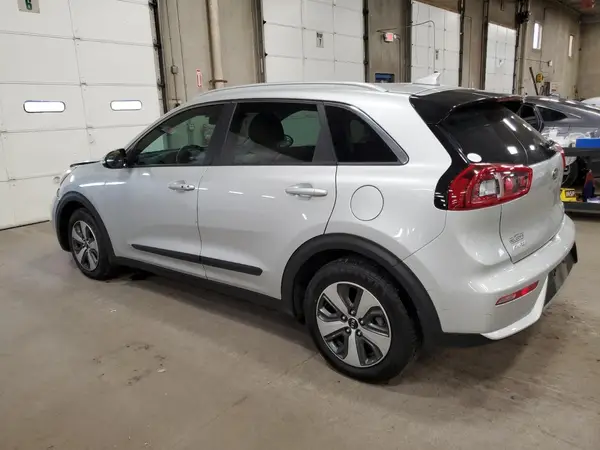 KNDCC3LC2J5146741 2018 KIA NIRO - Image 2