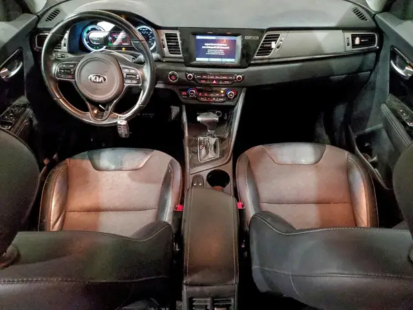 KNDCC3LC2J5156850 2018 KIA NIRO - Image 8
