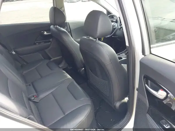 KNDCC3LC2J5176077 2018 KIA NIRO - Image 8