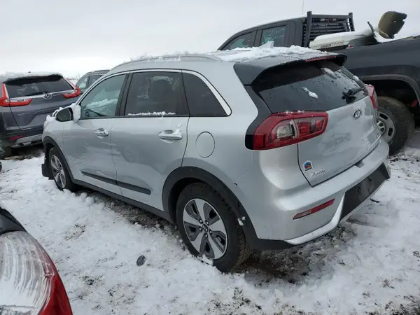 KNDCC3LC2K5224243 2019 KIA NIRO - Image 2