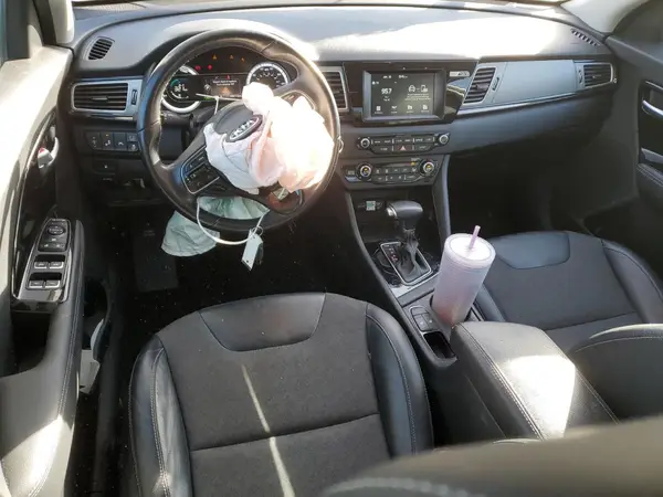 KNDCC3LC2K5224243 2019 KIA NIRO - Image 8