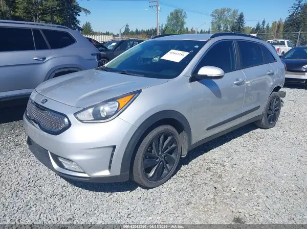 KNDCC3LC2K5248526 2019 KIA NIRO - Image 2