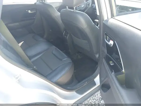 KNDCC3LC2K5248526 2019 KIA NIRO - Image 8