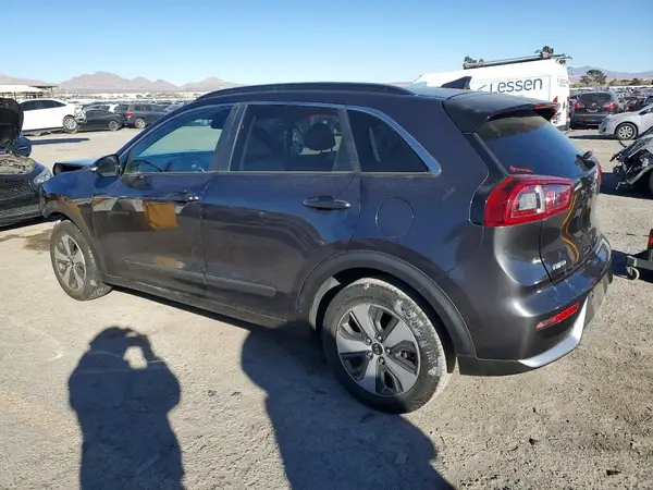 KNDCC3LC2K5250924 2019 KIA NIRO - Image 2