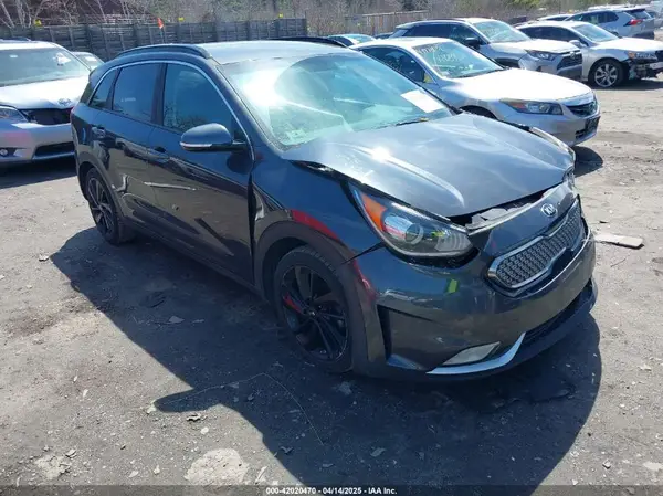 KNDCC3LC2K5252303 2019 KIA NIRO - Image 1