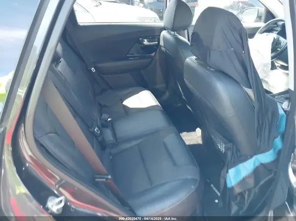 KNDCC3LC2K5252303 2019 KIA NIRO - Image 8