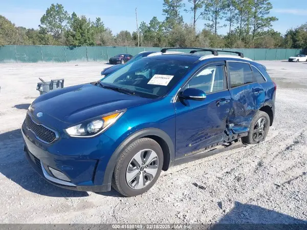 KNDCC3LC2K5265519 2019 KIA NIRO - Image 2