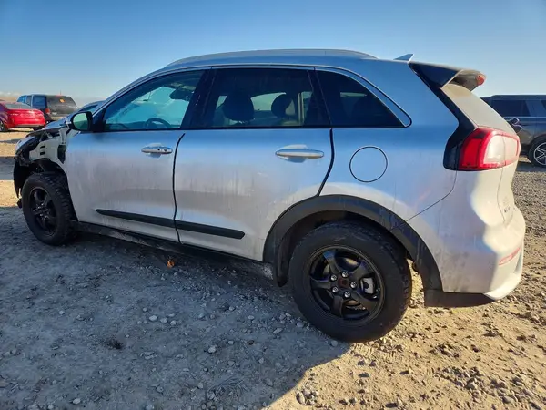 KNDCC3LC2K5274284 2019 KIA NIRO - Image 2