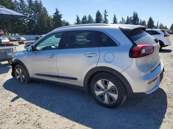 KNDCC3LC2K5302780 2019 KIA NIRO - Image 2