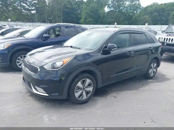 KNDCC3LC2K5303556 2019 KIA NIRO - Image 2