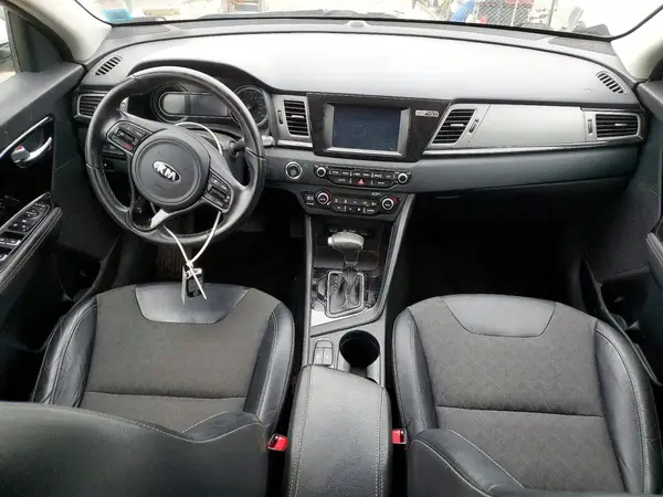 KNDCC3LC2K5323578 2019 KIA NIRO - Image 8