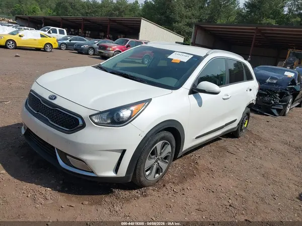 KNDCC3LC2K5340705 2019 KIA NIRO - Image 2