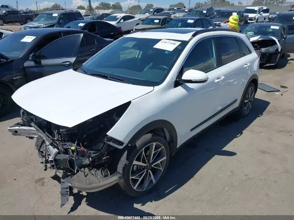 KNDCC3LC2N5495503 2022 KIA NIRO - Image 2