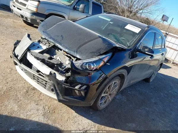 KNDCC3LC2N5535854 2022 KIA NIRO - Image 2