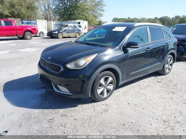 KNDCC3LC3H5034914 2017 KIA NIRO - Image 2