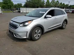 KNDCC3LC3H5037442 2017 KIA NIRO