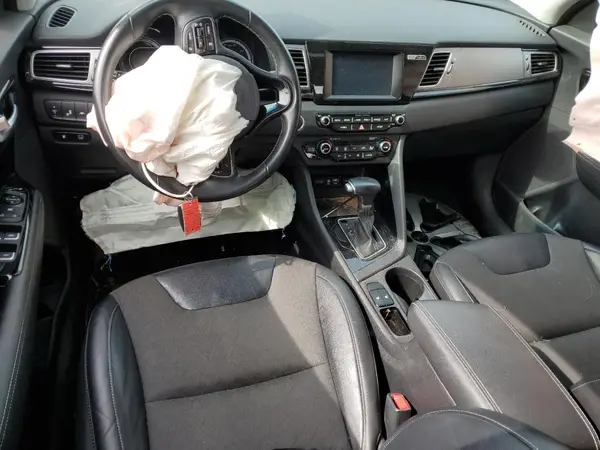 KNDCC3LC3H5037442 2017 KIA NIRO - Image 8