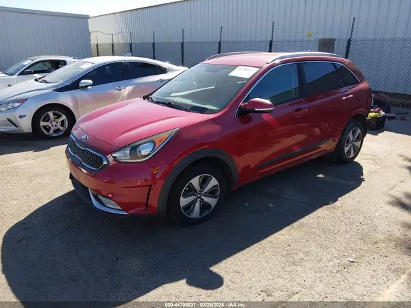 KNDCC3LC3H5048246 2017 KIA NIRO - Image 2