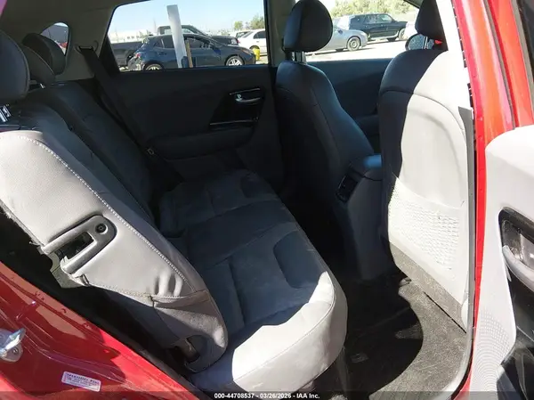 KNDCC3LC3H5048246 2017 KIA NIRO - Image 8