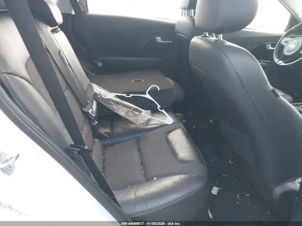KNDCC3LC3H5051664 2017 KIA NIRO - Image 8