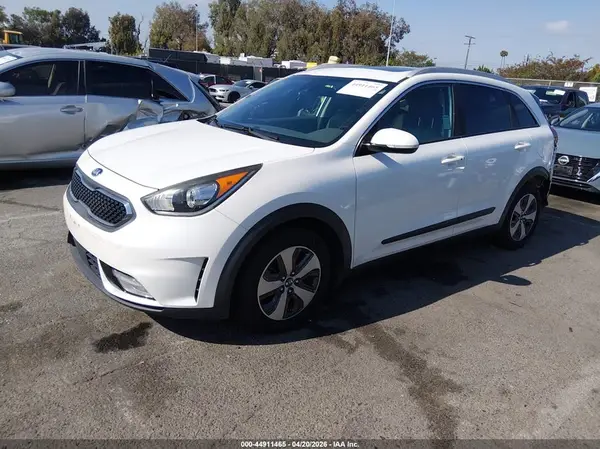 KNDCC3LC3H5055617 2017 KIA NIRO - Image 2