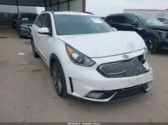 KNDCC3LC3H5061420 2017 KIA NIRO