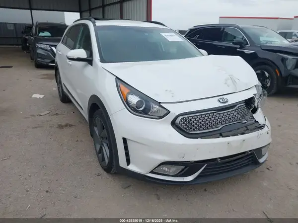KNDCC3LC3H5061420 2017 KIA NIRO - Image 1