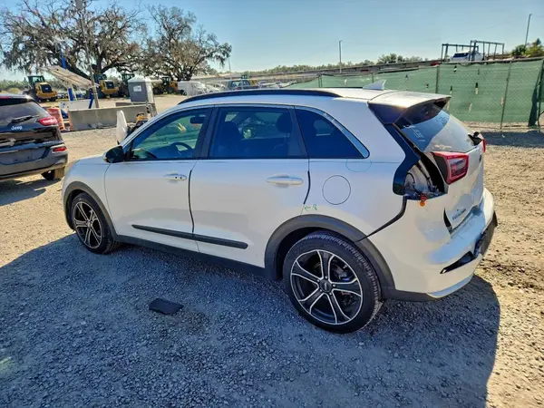 KNDCC3LC3H5062891 2017 KIA NIRO - Image 2