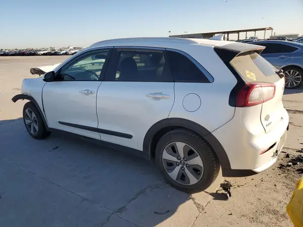 KNDCC3LC3H5064642 2017 KIA NIRO - Image 2