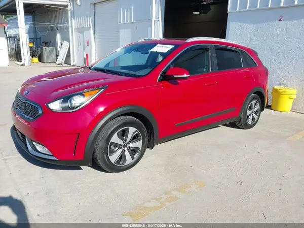 KNDCC3LC3H5065404 2017 KIA NIRO - Image 2