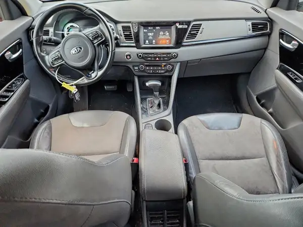 KNDCC3LC3H5070246 2017 KIA NIRO - Image 8