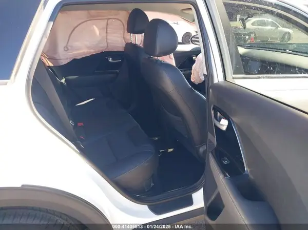 KNDCC3LC3H5070649 2017 KIA NIRO - Image 8