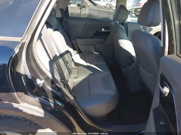 KNDCC3LC3H5071610 2017 KIA NIRO - Image 8