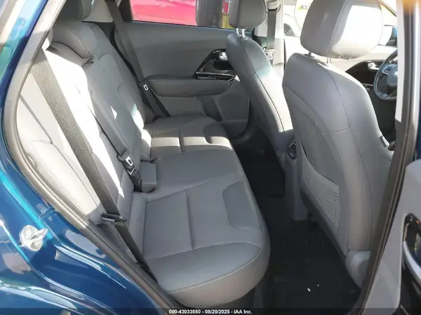 KNDCC3LC3H5071946 2017 KIA NIRO - Image 8