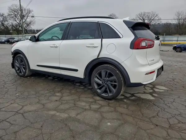 KNDCC3LC3H5077651 2017 KIA NIRO - Image 2