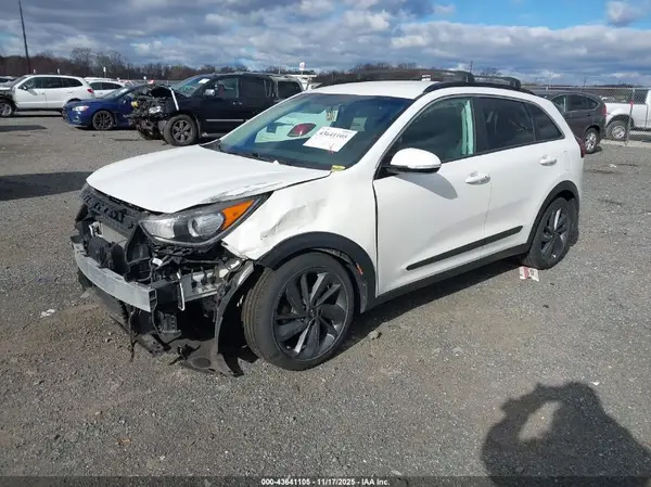 KNDCC3LC3H5078248 2017 KIA NIRO - Image 2