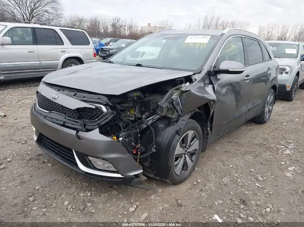 KNDCC3LC3H5089914 2017 KIA NIRO - Image 2