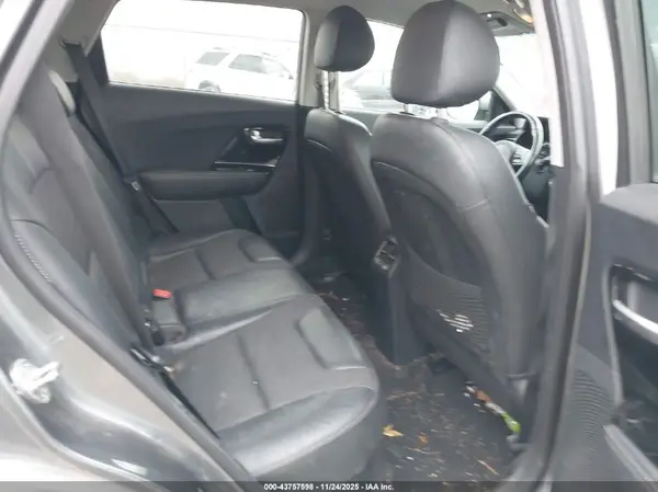 KNDCC3LC3H5089914 2017 KIA NIRO - Image 8